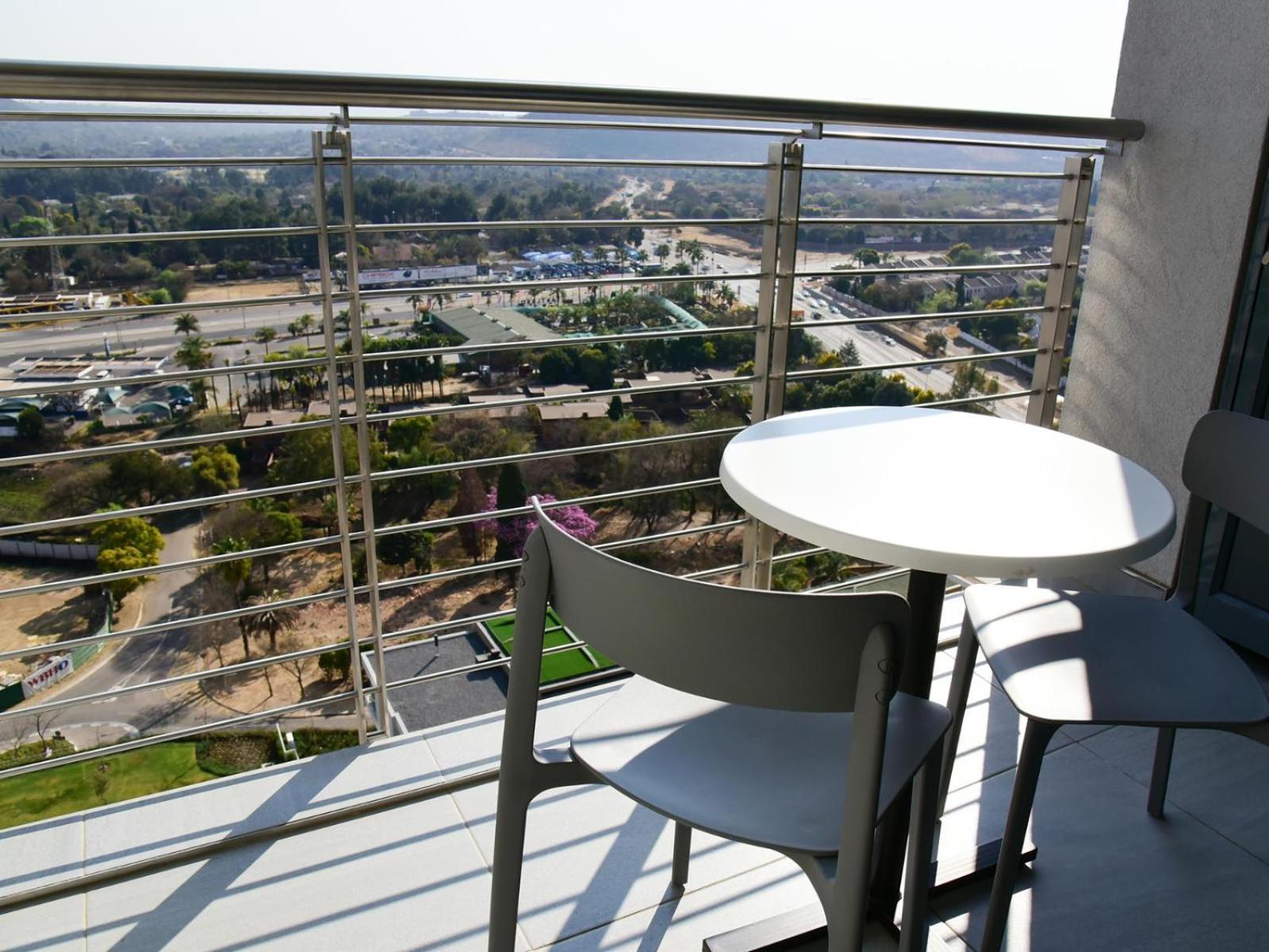 Menlyn Maine Luxury Rentals Pretoria Room photo